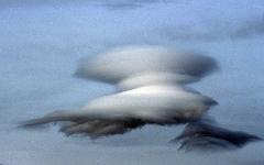 Photograph of a lenticular cloud that looks like a UFO!